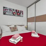 Luxury Apartment Poseidon - Free Beach Parking